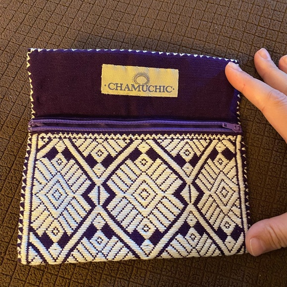 CHAMUCHIC Hand Woven Hand clutch - Picture 5 of 5